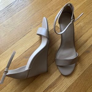 Kelly and Katie nude wedges